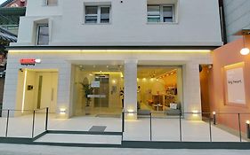 Tong Tong Petit Hotel